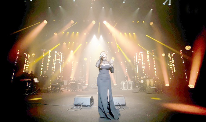 أمام شبابيك مغلقة..  «كارول سماحة» توقع اختتام «رمضان في المدينة» بسهرة مهداة للأمل والحلم بيوم جديد